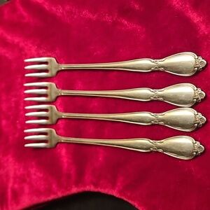 Vintage 4 Oneida Chatelaine 6 inch oyster forks.